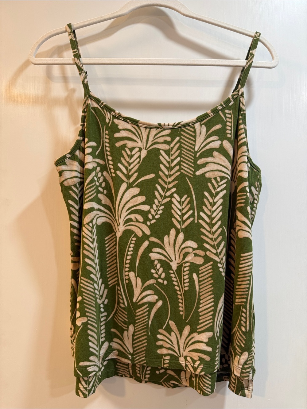 CAbi ~ Darling tropical pattern Olive Green and Cream Botanical Cami, size Small
